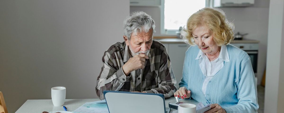 7 Easy Steps to Your Personal Financial Reset 2 old couple doing a financial reset